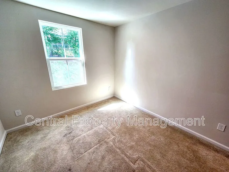 165 Sarnesfield Way — Photo 35