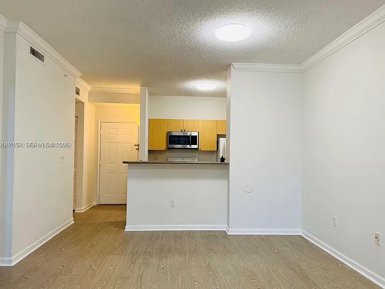 1900 Van Buren St #111B — Photo 5
