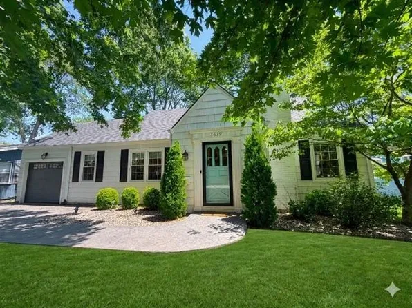 5639 Maple St, Mission, KS 66202