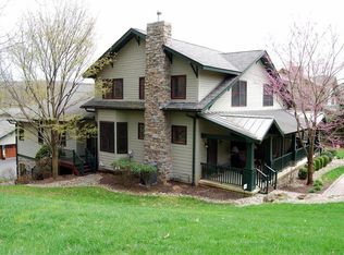 3490 Creekside Ct, Hellertown, PA 18055