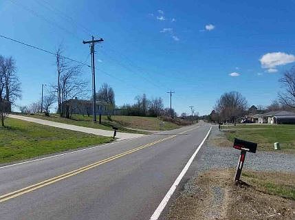 2nd image of 374 Oliver Smith Rd