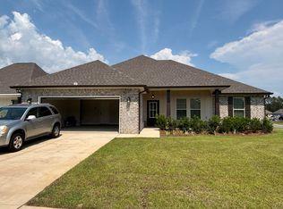 27 Chirp Ln, Freeport, FL 32439