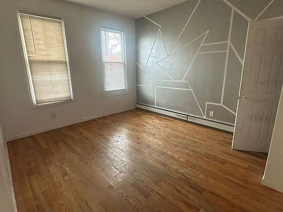 2nd image of 1304 Findlay Ave #2