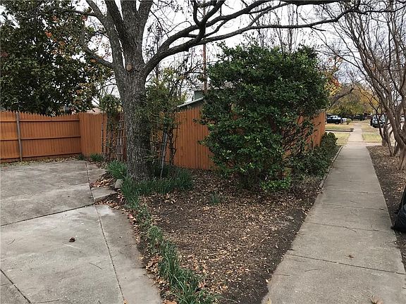 5th image of 1002 Crestpark Dr