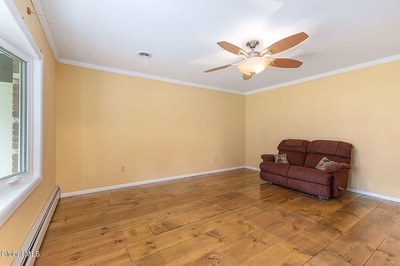 3rd image of 14 Crownwood Lane