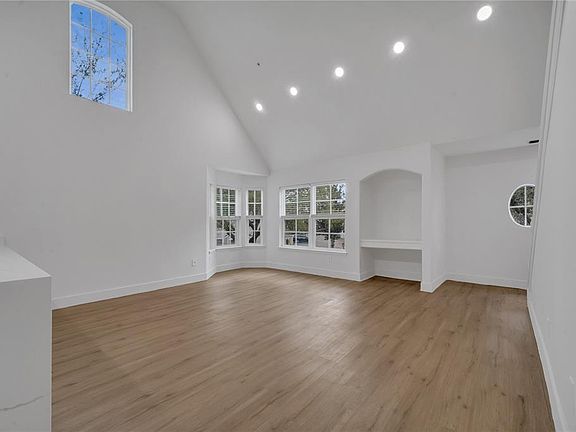 5th image of 6593 QUEENS BOROUGH AVENUE #202