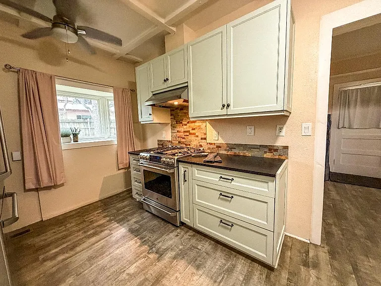 1120 Sinex Ave — Photo 10