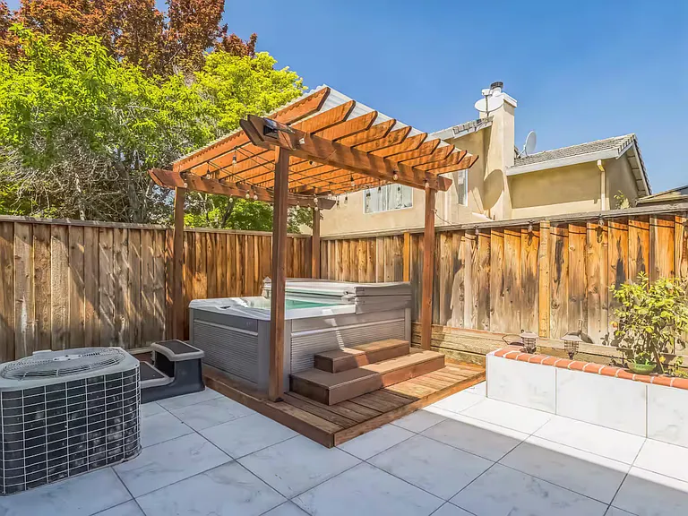 Backyard - Hot tub