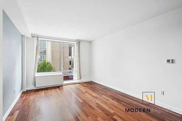 Sold by Modern Spaces | media 7