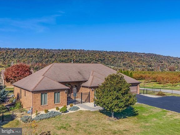 3rd image of 1687 Thatcher Rd