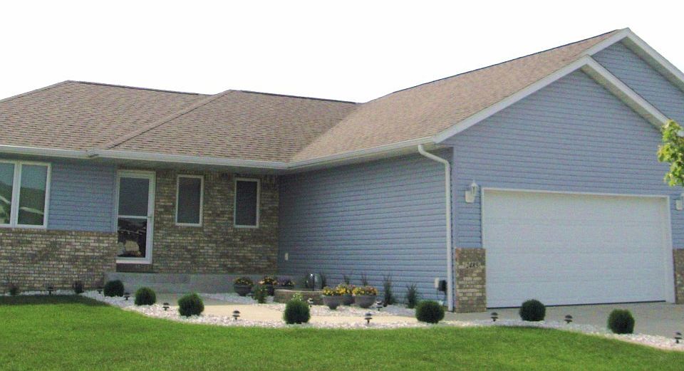 1st image of 2485 Liinhaven Pl NE