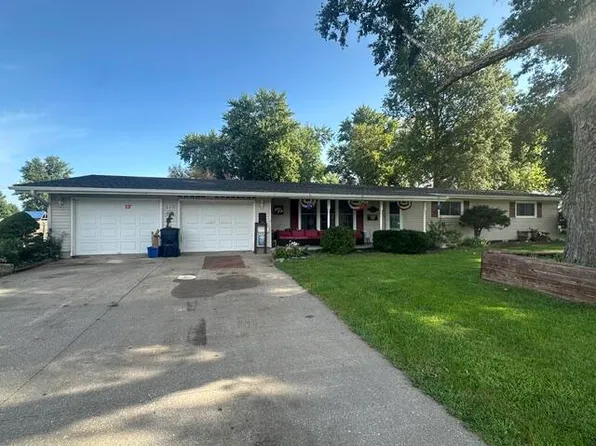 215 W Prairie St, Wilton, IA 52778