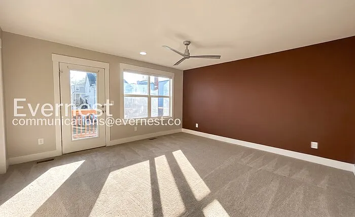 220 Croleywood Ln — Photo 13