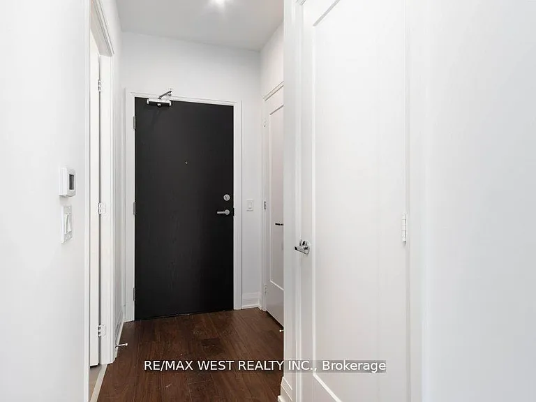 293 The Kingsway #307 — Photo 4