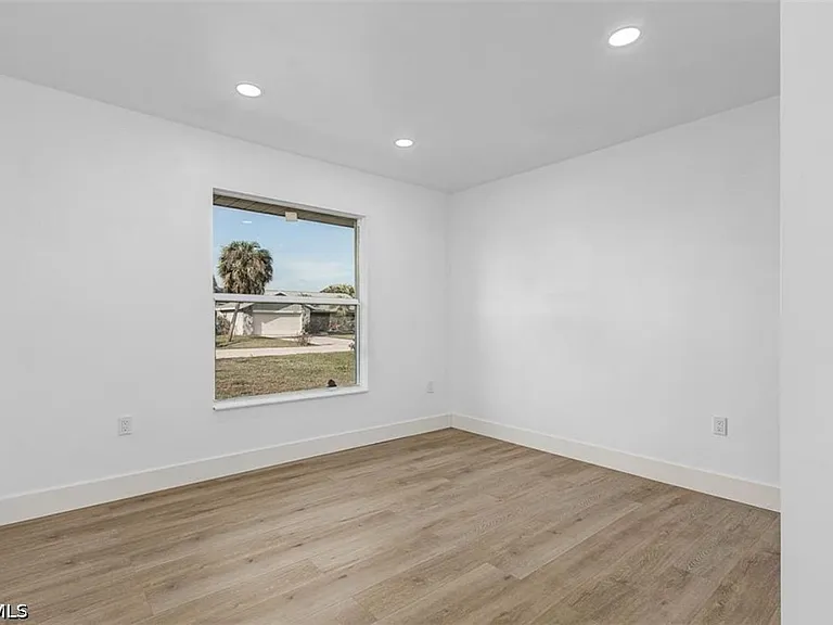 6043 Birnam Wood Ln — Photo 8
