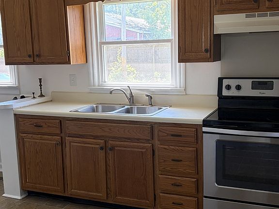 3rd image of 622 Larrymore Dr