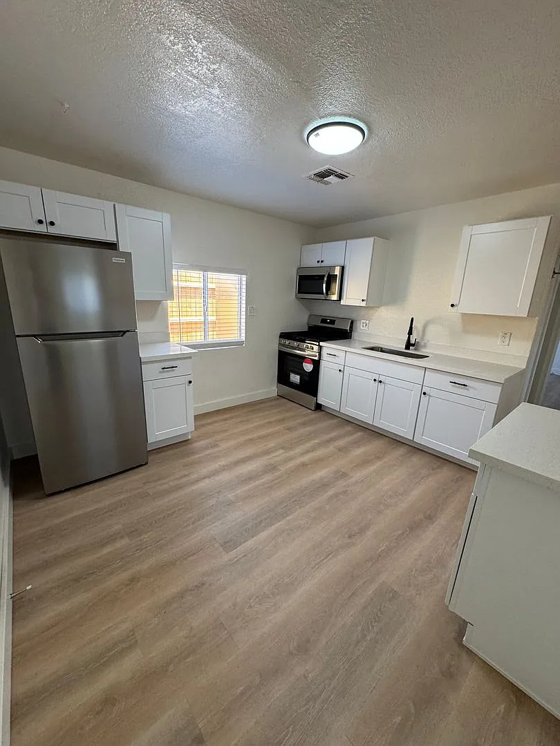 1821 E Virginia Ave — Photo 4