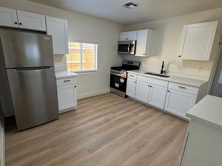 1821 E Virginia Ave — Photo 4