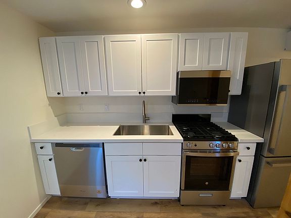 4th image of 1416-1418 Bath St #I