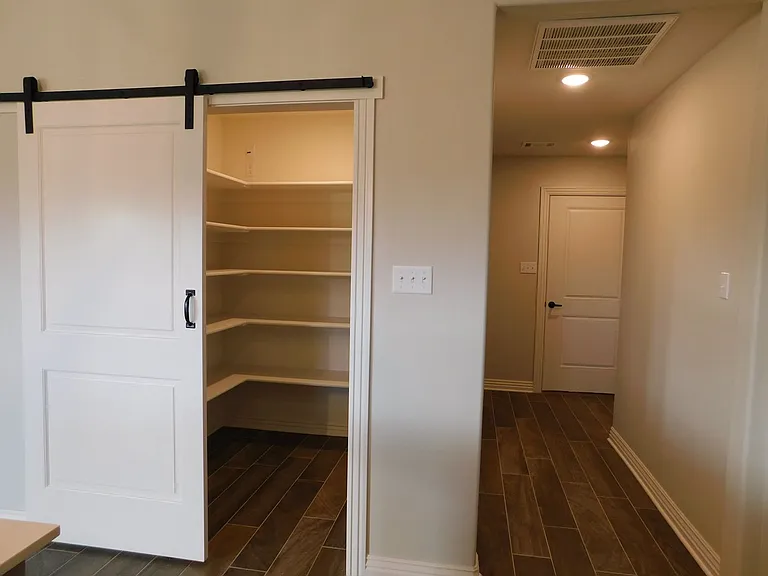 1026 Partridge Pl — Photo 5