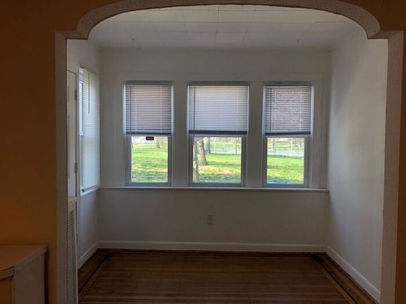 3rd image of 4745 Bleigh Ave