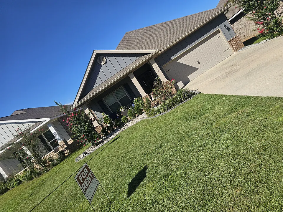 3539 Whitetail Ln