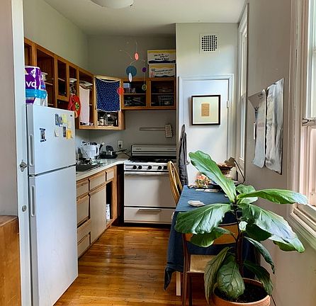 2nd image of 129 Wythe Ave #3