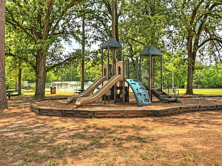 10085 Calendar St — Photo 31