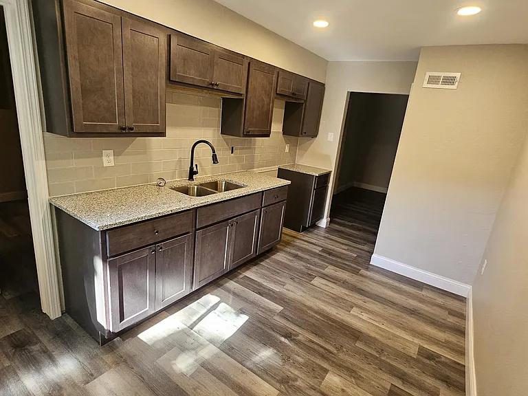 2028 Bella Clare Dr — Photo 5