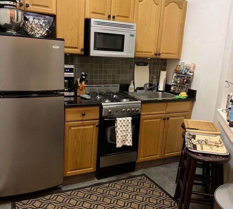 2nd image of 148 E 30th St APT 2H