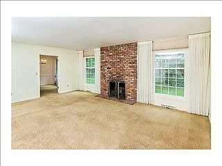 5th image of 415 Highland Park Dr