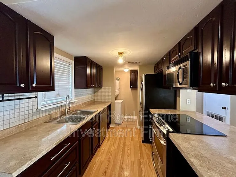 150 Chimney Stone Way — Photo 7