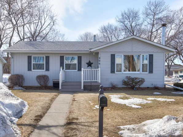 200 Sunrise Ln, Marshall, MN 56258