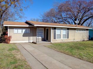 1114 Poindexter Ave, Cleburne, TX 76033