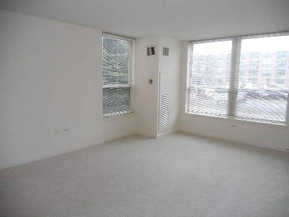 3rd image of 1285 Luther Ln APT 105B