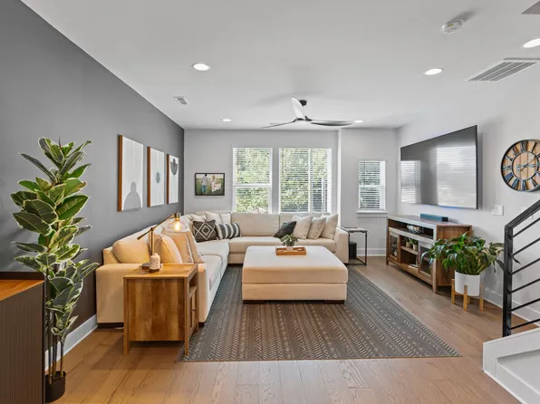 6020 Irwins Branch Dr, Charlotte, NC 28217