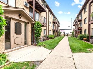7202 W Wrightwood Ave APT 2S, Elmwood Park, IL 60707