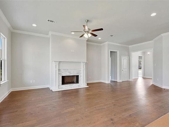 5th image of 64450 Josephine St