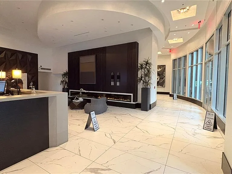 400 W Peachtree St NW #2905 — Photo 28