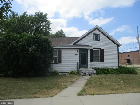 80 N Lexington Ave, Le Center, MN 56057