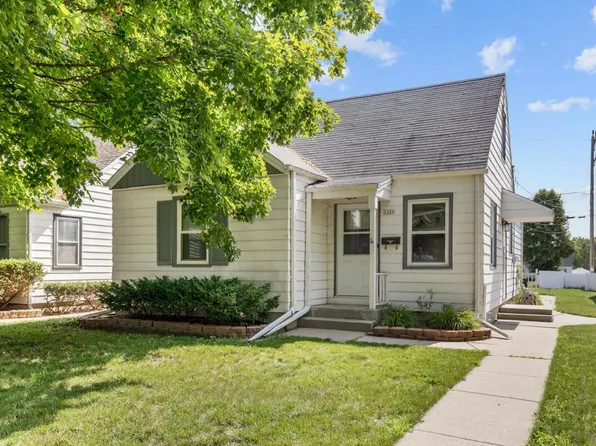 1220 South 113th STREET, West Allis, WI 53214