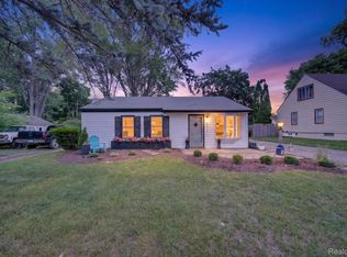 32326 Florence St, Garden City, MI 48135
