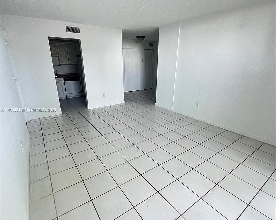 Captiva Lakes Villas Condominiums - 8303 SW 142nd Ave Miami, FL | Zillow