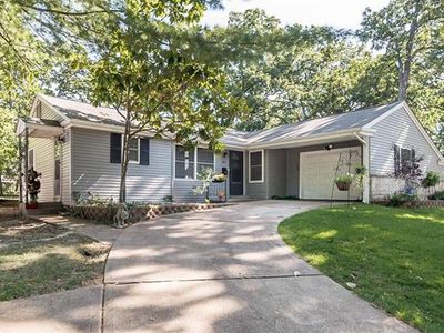 457 Forest Green Dr, Saint Louis, MO, 63119