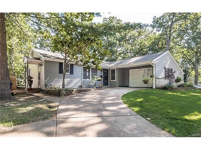 457 Forest Green Dr photo 1