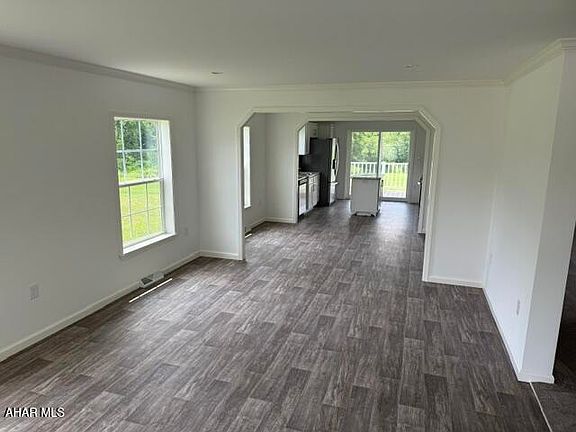 4th image of 1044 Oak Terrace Dr