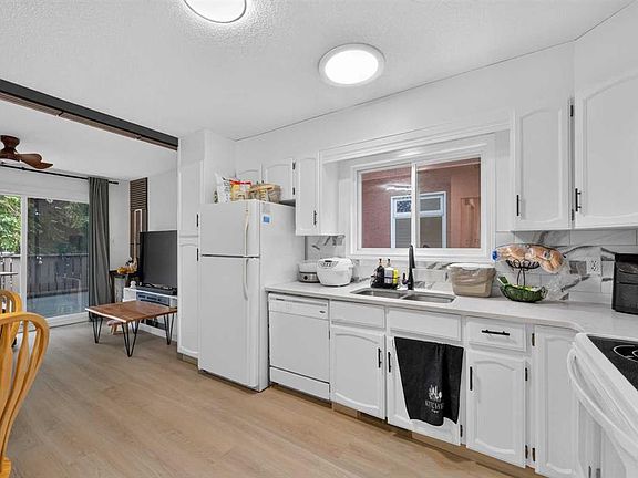 5th image of 4604 SE 29th Ave NW