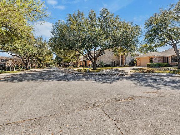 4th image of 1359 Patio Dr