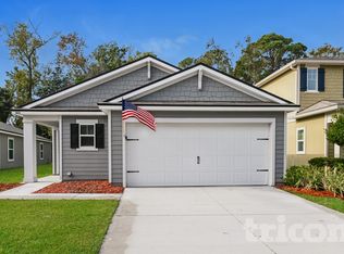 8048 Meadow Walk Ln, Jacksonville, FL 32256