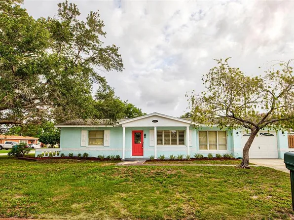 6171 47th Ave N, Kenneth City, FL 33709